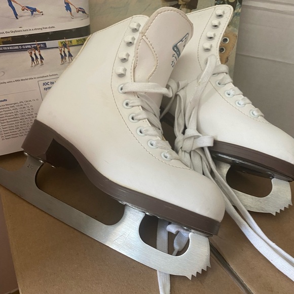JACKSON Shoes 2 Jackson Glacier Figure Skates Poshmark